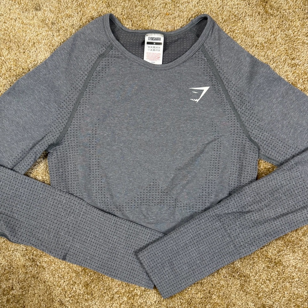 Gymshark Seamless Long Sleeve Crop Top Gray Athletic Workout Top Size M EUC
